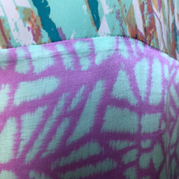 Addison Abstract Tank - Picture 6 of 8